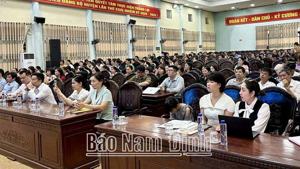 Hội thảo ứng dụng chuyển đổi số trong giáo dục tại huyện Ý Yên
