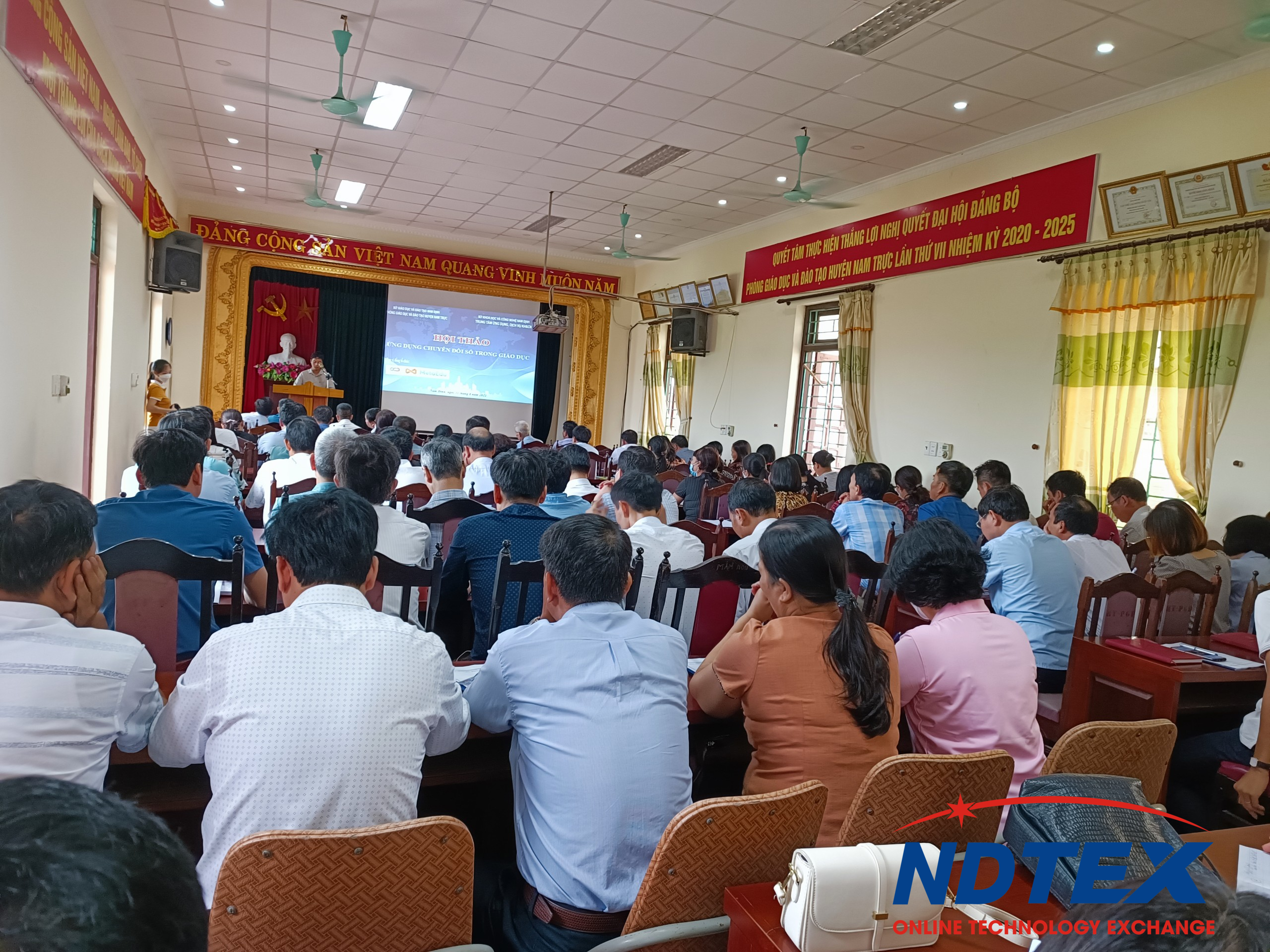 Hội thảo “Ứng dụng công nghệ chuyển đổi số trong giáo dục”