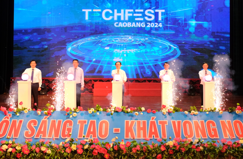 Khai mạc Ngày hội khởi nghiệp Đổi mới sáng tạo tỉnh Cao Bằng lần thứ nhất - Techfest Cao Bằng năm 2024 và khai trương gian hàng trưng bày sản phẩm ĐMST