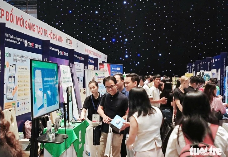 Nhiều sản phẩm công nghệ trưng bày tại InnoEx 2024 thu hút giới khởi nghiệp