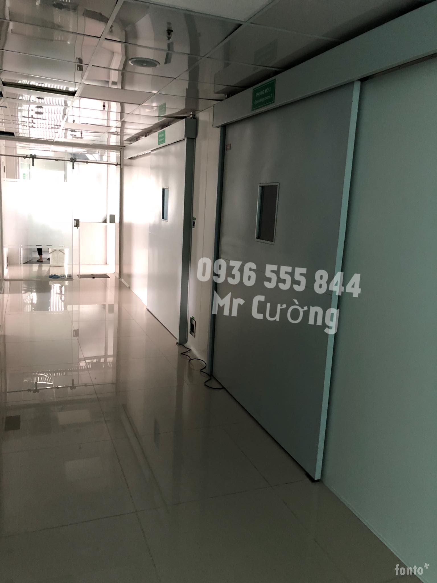 Cửa phòng mổ bệnh viện