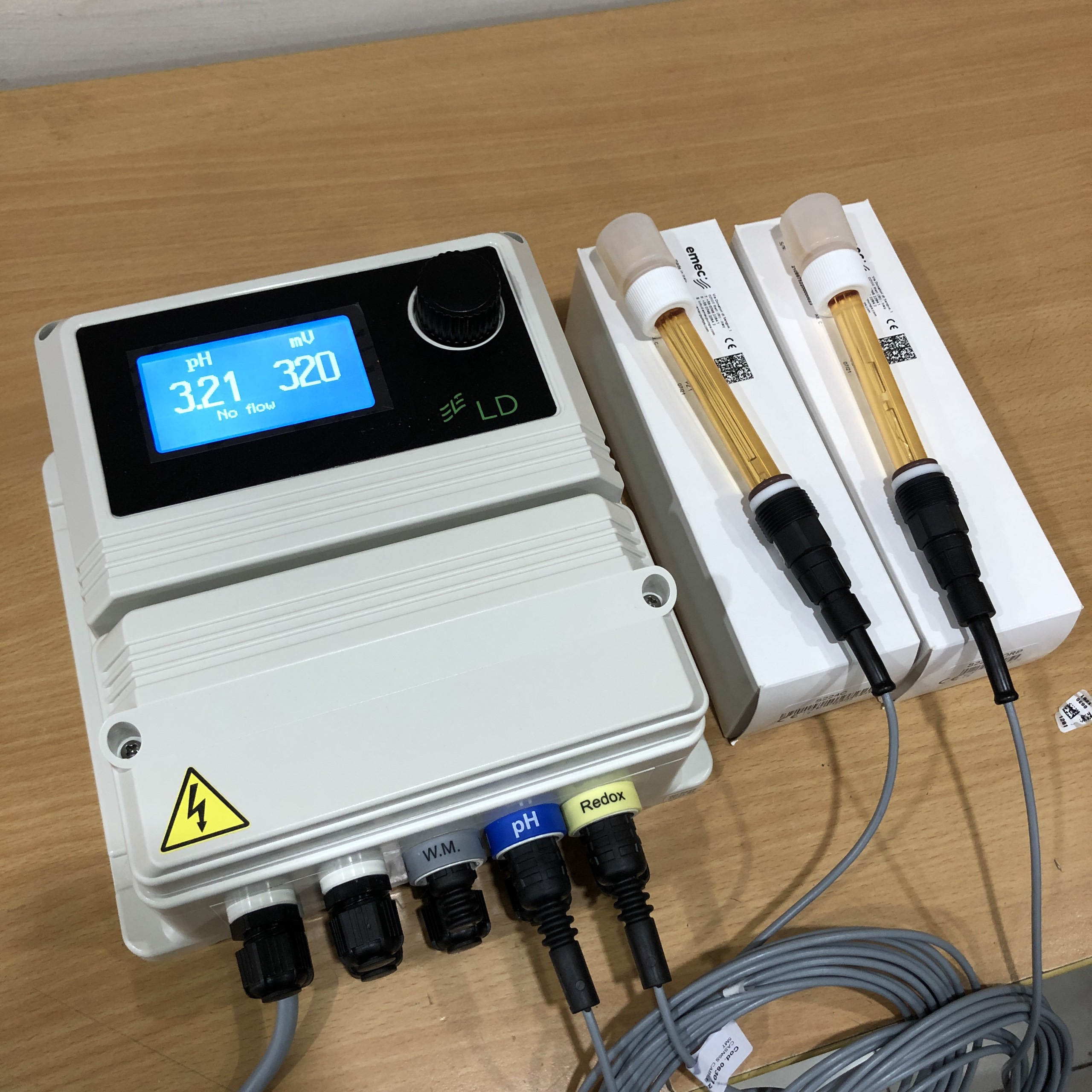 B&ocirc;̣ Đo, Hi&ecirc;̉n Thị Và Đi&ecirc;̀u Khi&ecirc;̉n pH, ORP, Clo,.., LD Multichannel PLUS