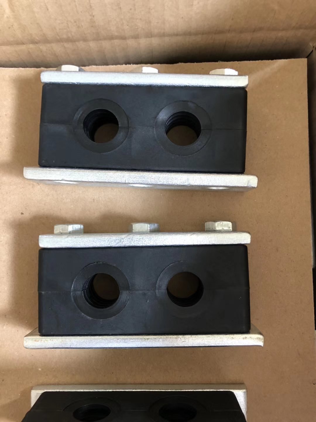 Kẹp ống thủy lực, Cùm ống thủy lực