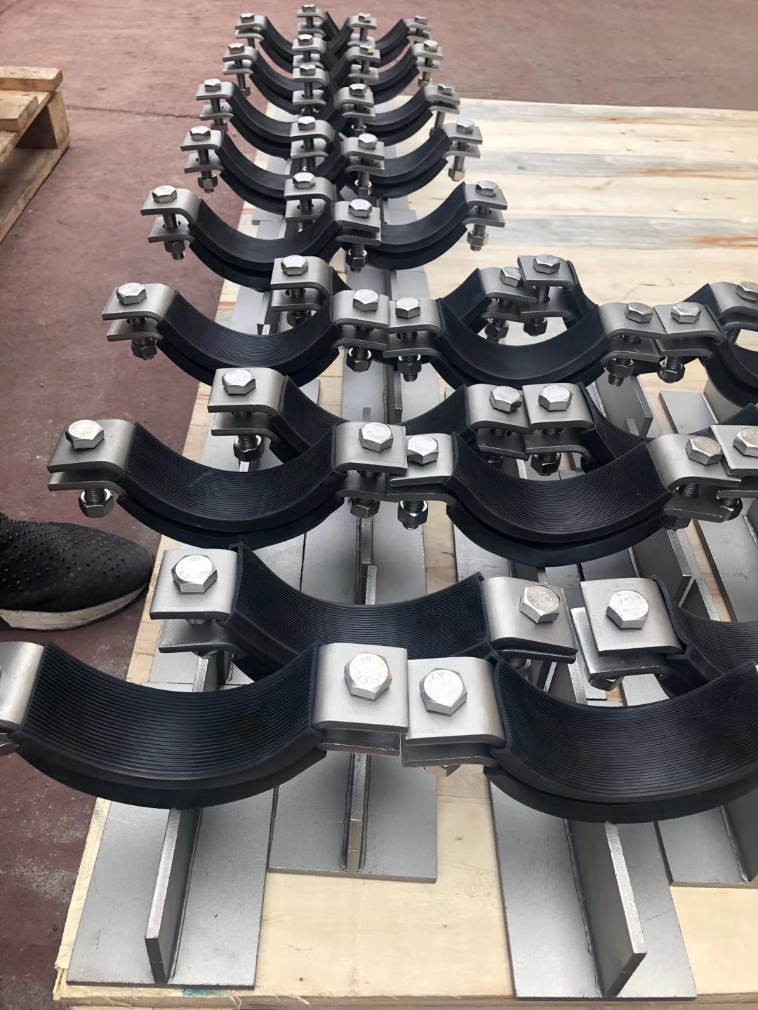 Kẹp ống thủy lực, Cùm ống thủy lực