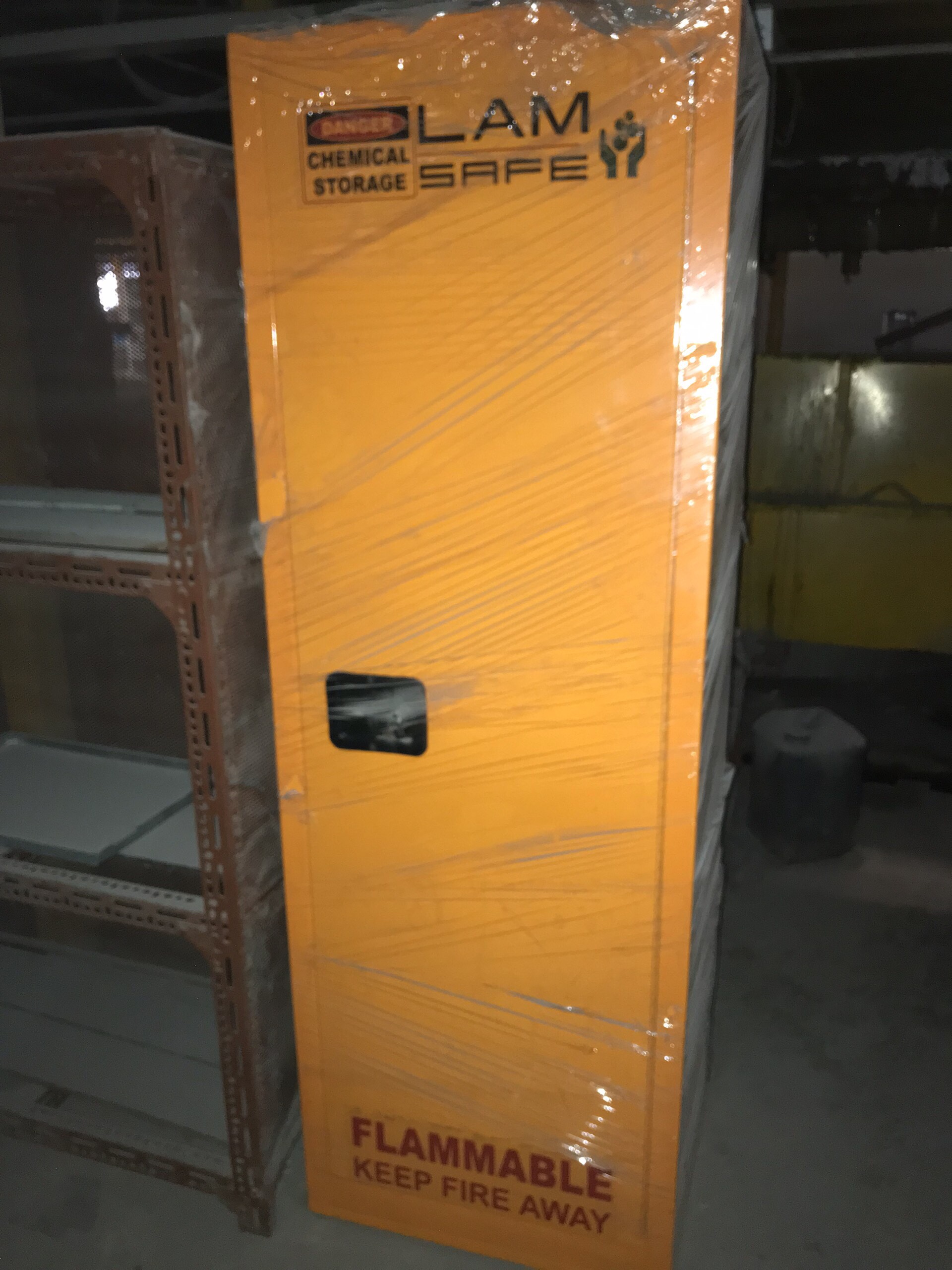 Tủ chứa hóa chất chống cháy Model: LV-FM204