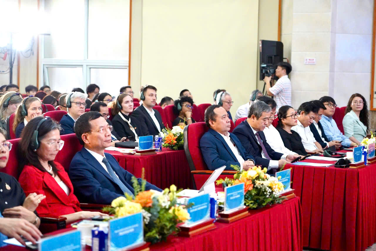 Muốn phát triển nhanh và bền vững phải  dựa vào KHCN&ĐMST
