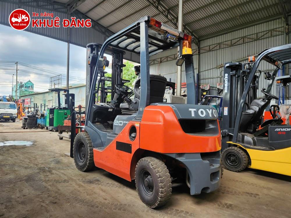Xe Nâng 2 Tấn Toyota 02-8FD20 cũ Nhật Bản