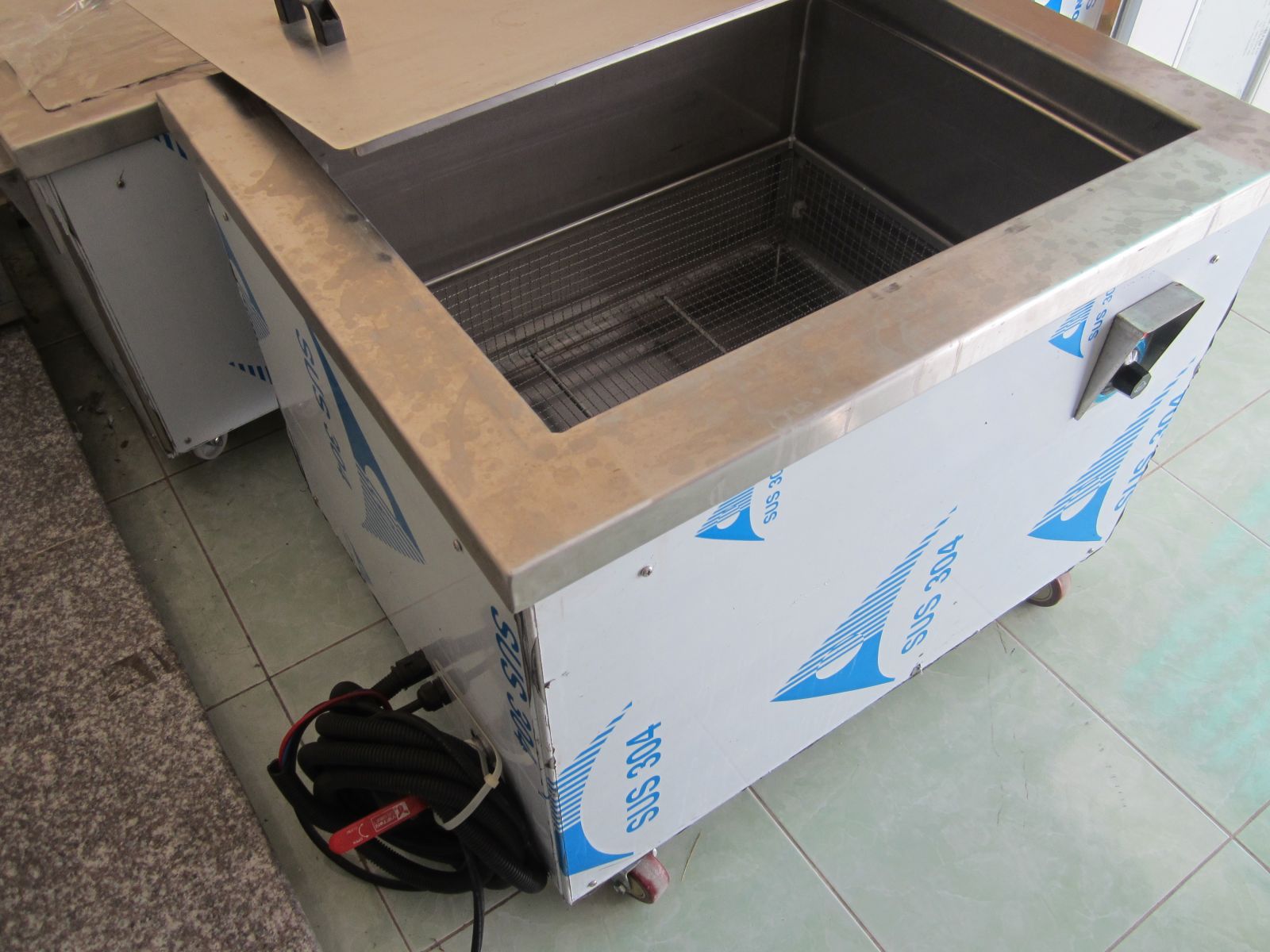 M&aacute;y tẩy rửa s&oacute;ng si&ecirc;u &acirc;m