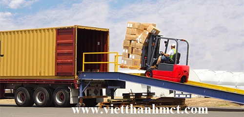 Thiết bị cho xe nâng lên container