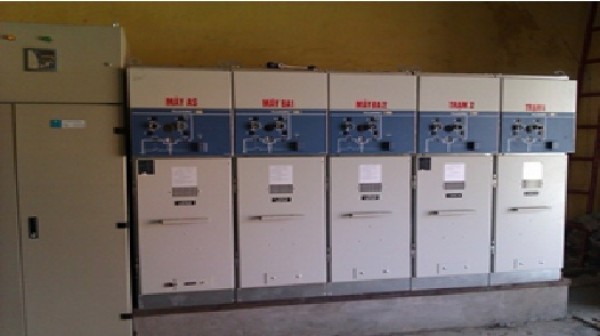 Thi c&ocirc;ng lắp đặt c&ocirc;ng tr&igrave;nh hệ thống cấp điện