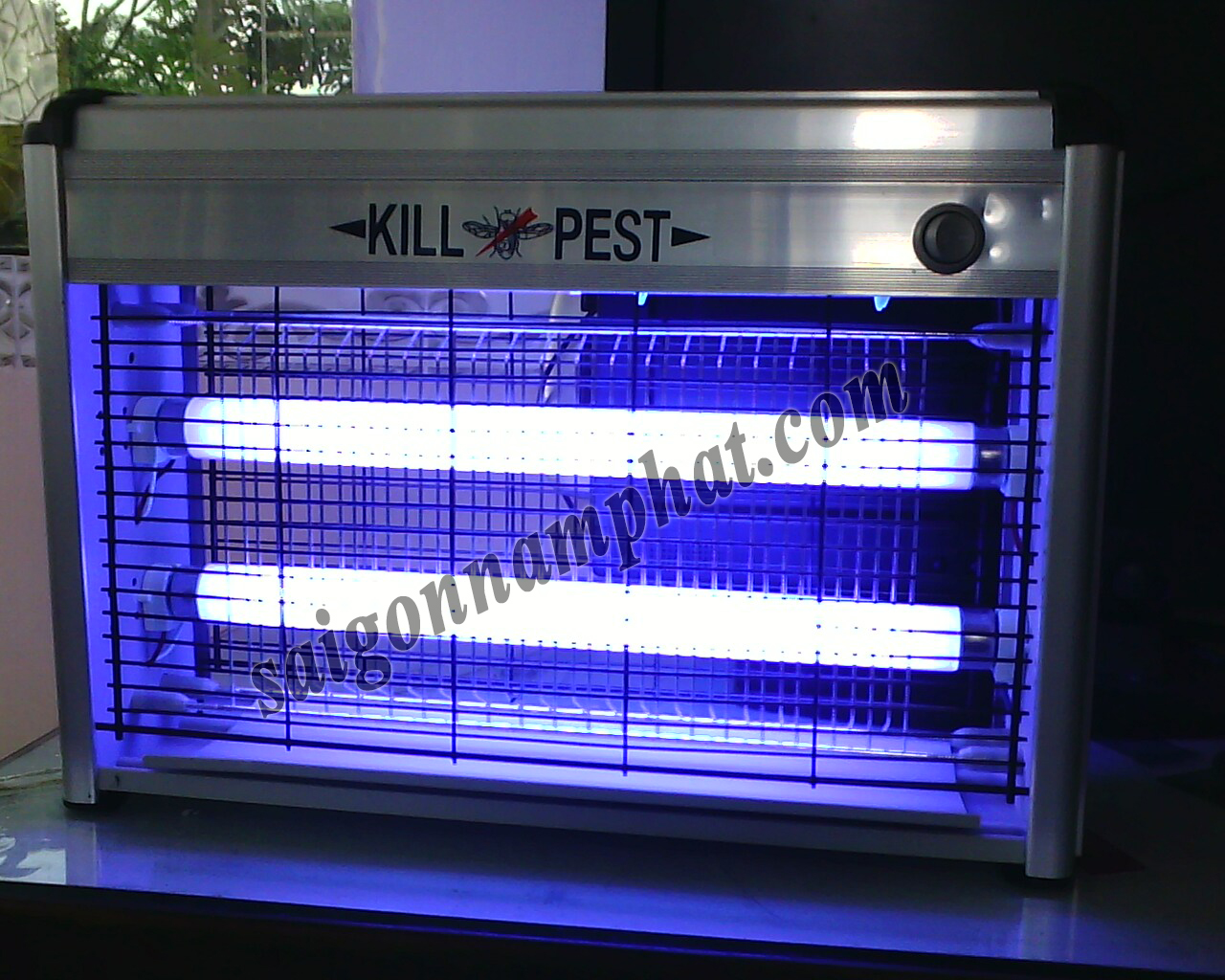 Đèn diệt côn trùng