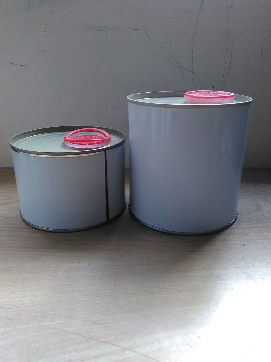 Lon thiếc 1 lít nắp nhựa đỏ
