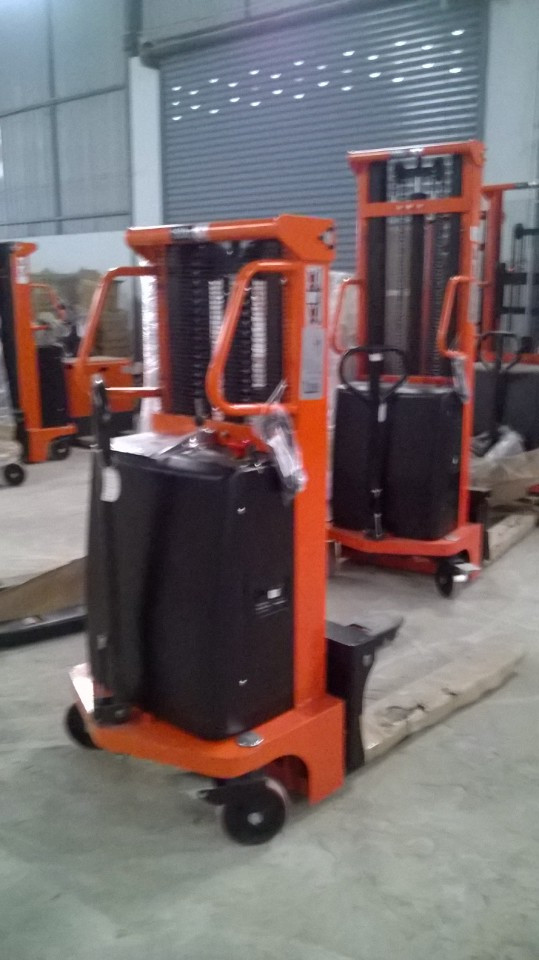 Xe nâng bán tự động 2 tấn nâng cao 2 mét model SES20/20