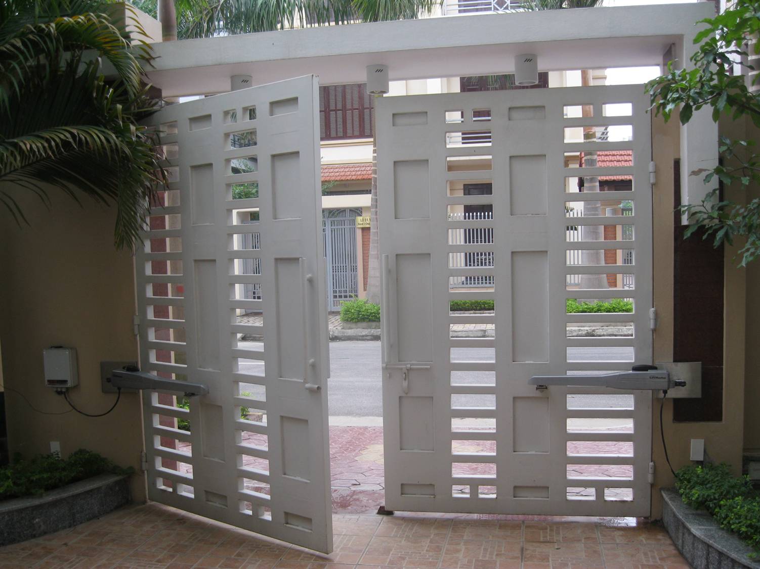 Cổng tự động Vinh Quang