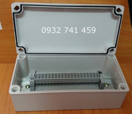 Hộp nối d&acirc;y điện k&iacute;n nước IP67