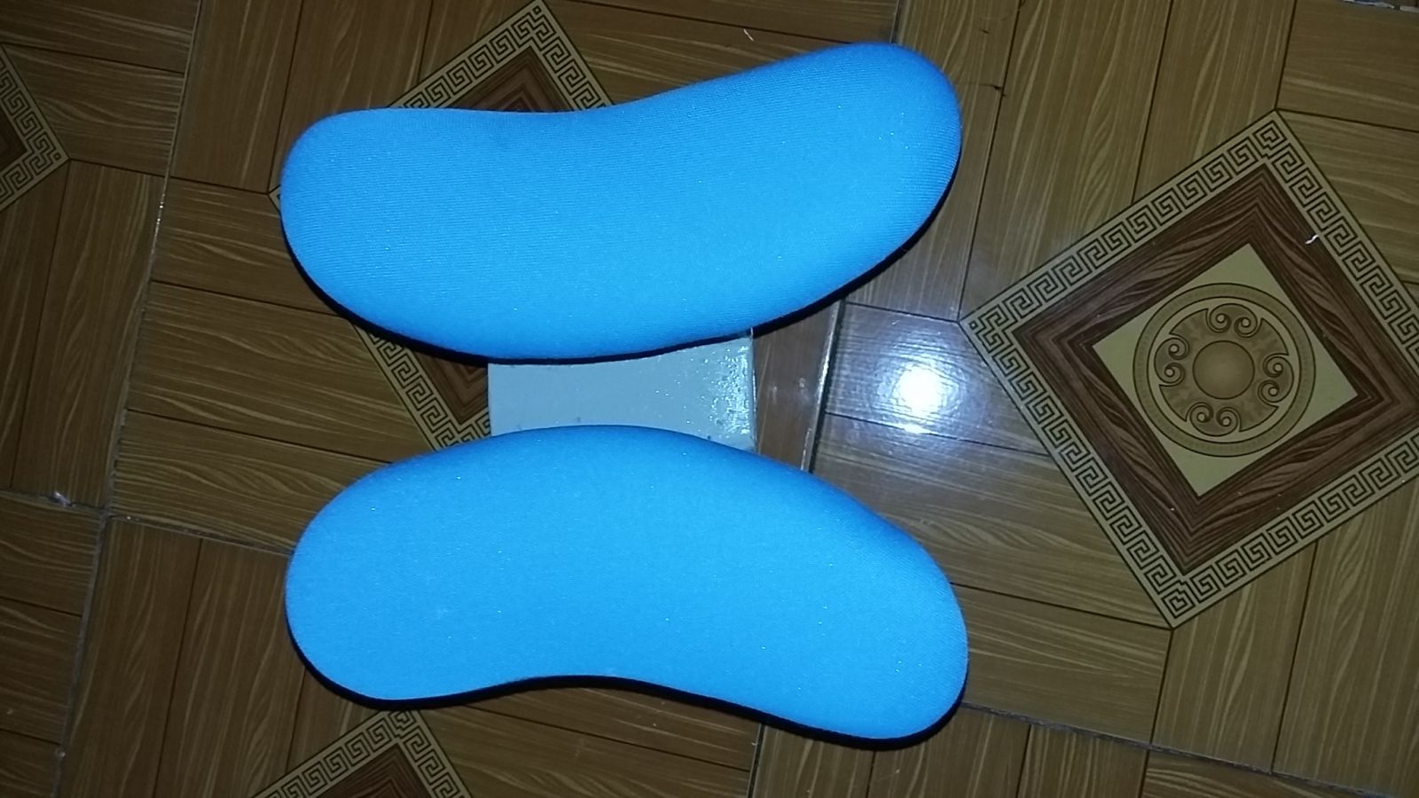 Tay gối ủi (cầu là bàn hút)
