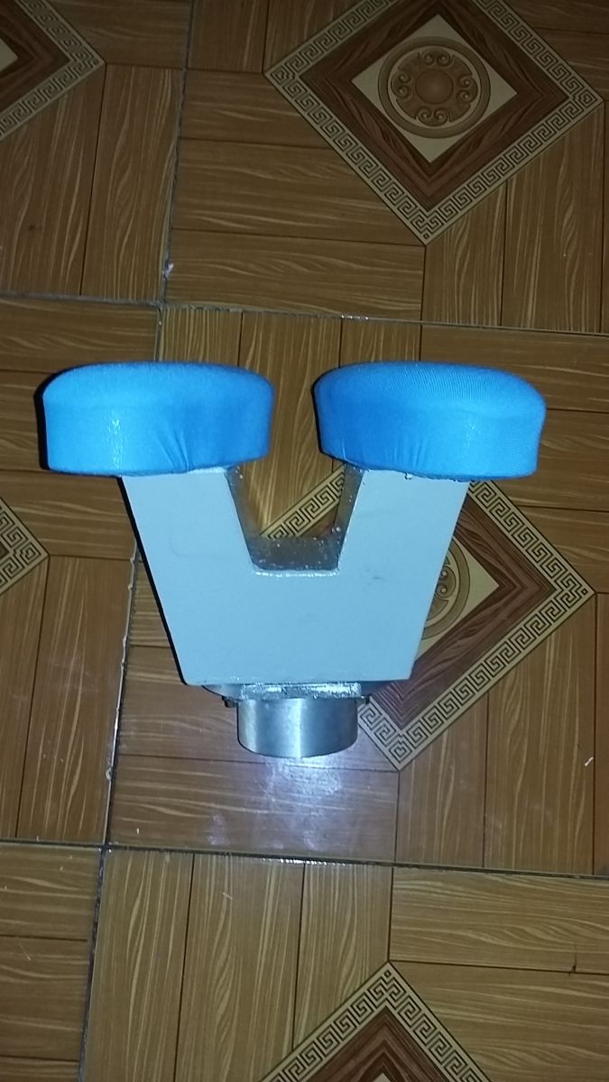 Tay gối ủi (cầu là bàn hút)