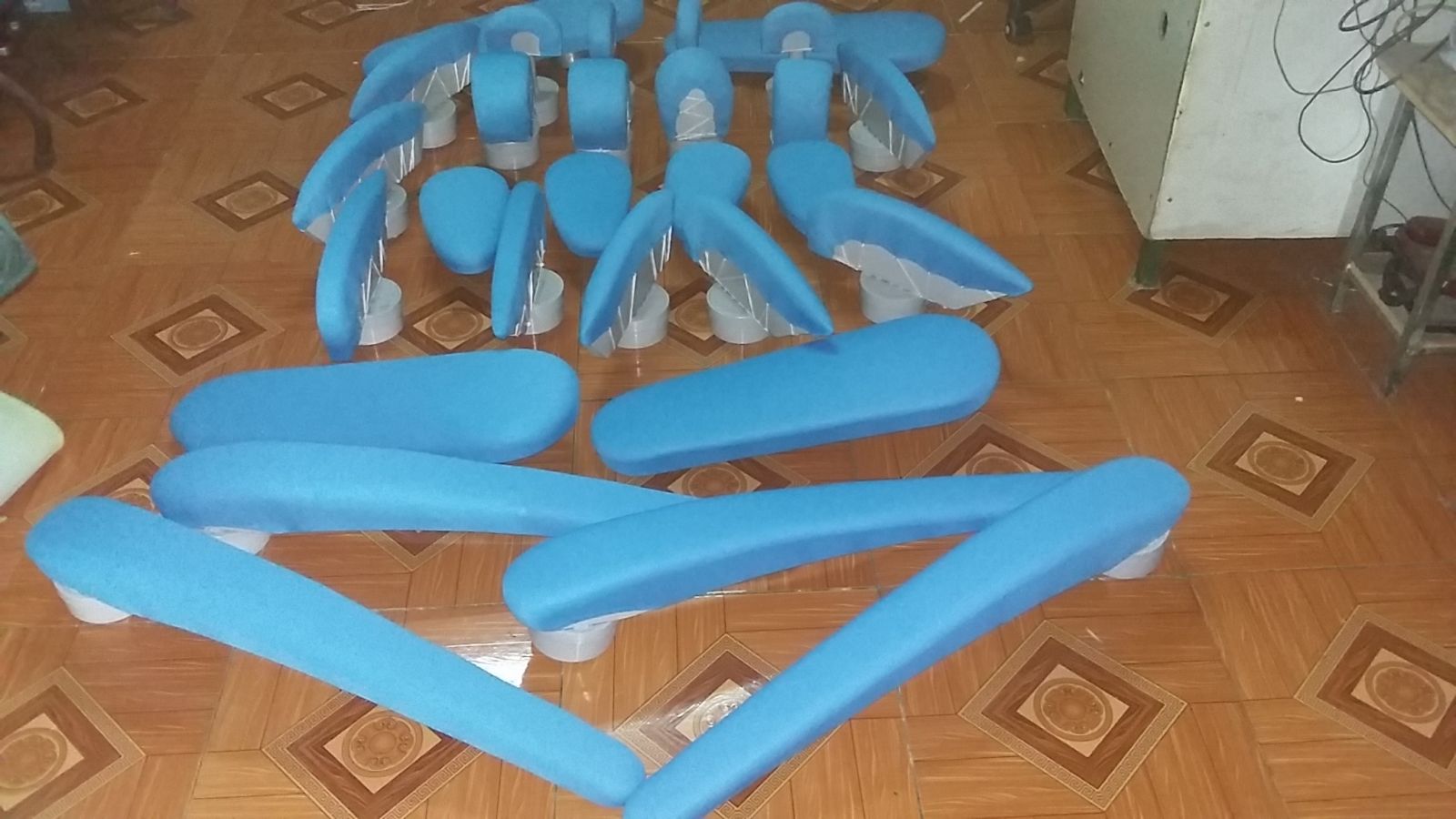 Tay gối ủi (cầu là bàn hút)