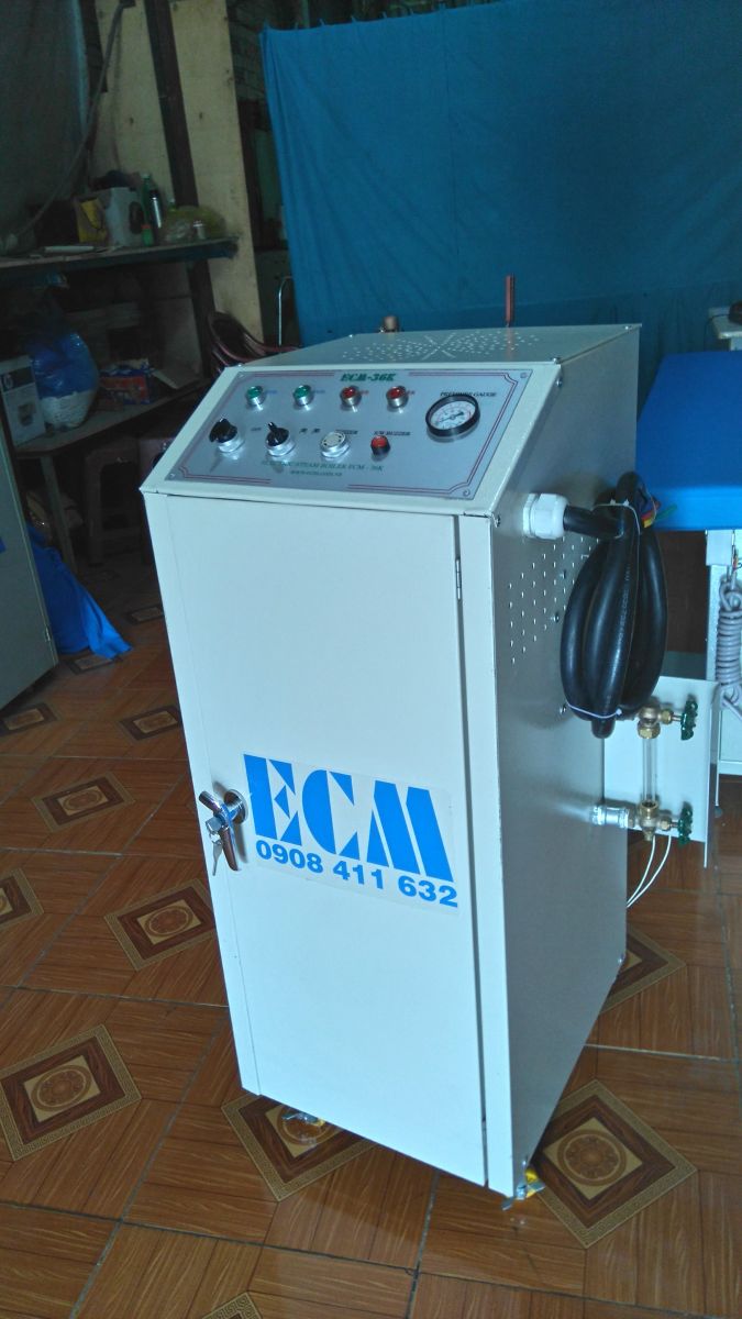 Tay gối ủi ống quần và sườn quần