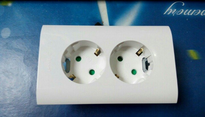 Ổ cắm điện H&agrave;n Quốc &acirc;m tường 2 lỗ cắm Dosel (m&atilde; DLC2218)
