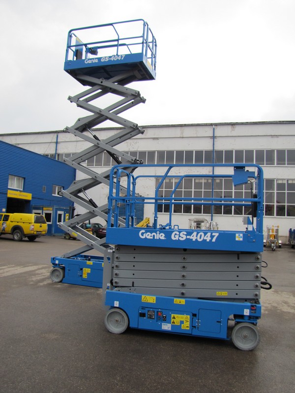 Xe nâng người chiều cao max 13.6m