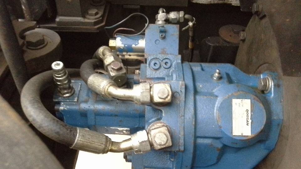 Bơm thủy lực m&aacute;y x&uacute;c Doosan 55W