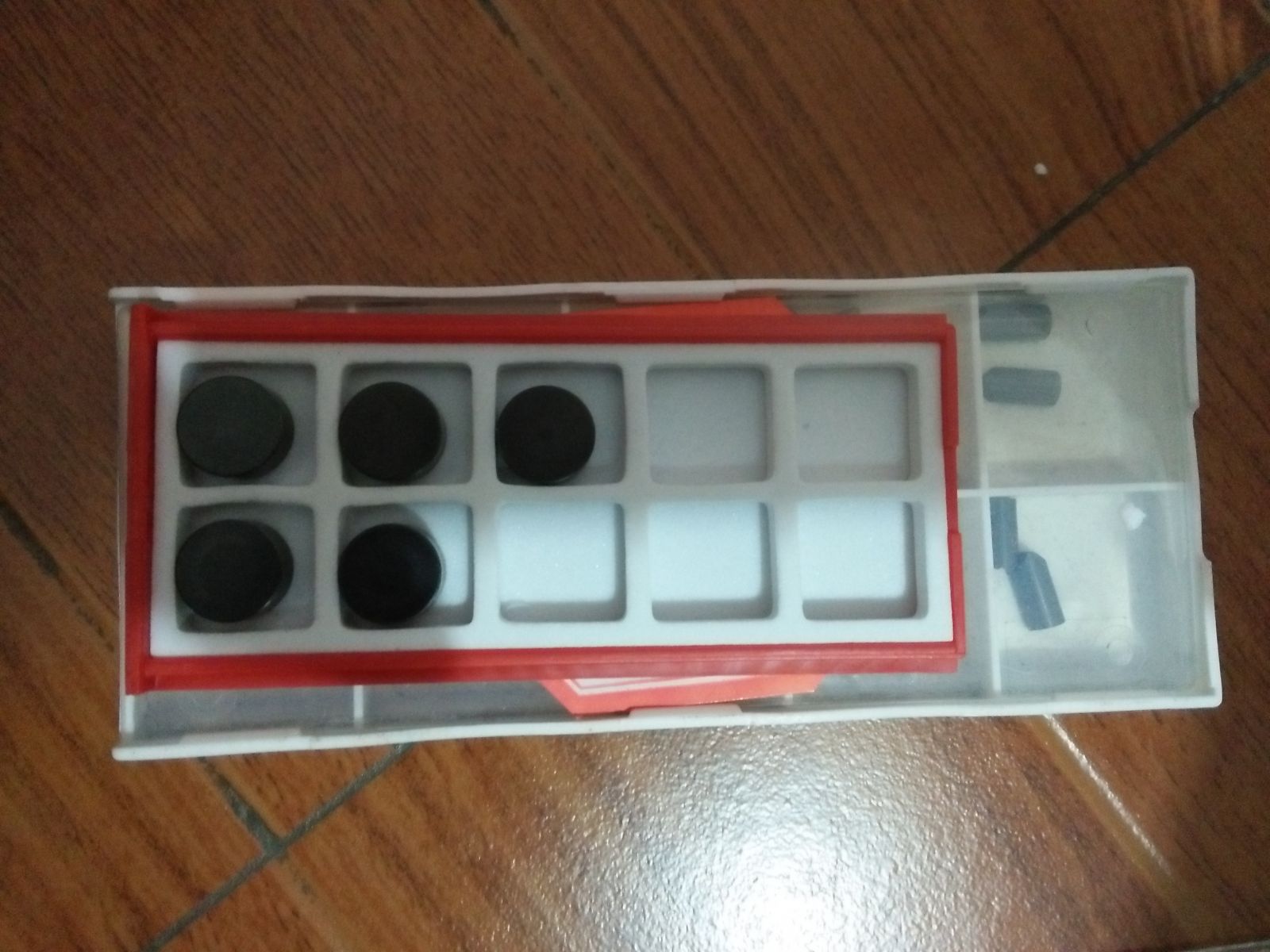 Dao tiện kim cương nhân tạo PCD