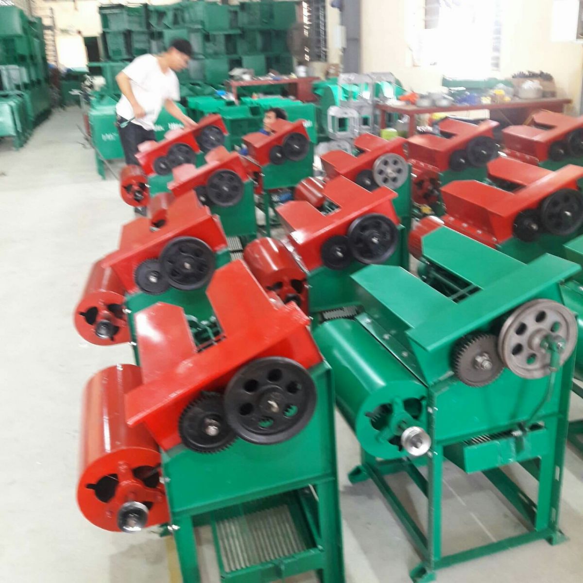 Máy tuốt củ lạc