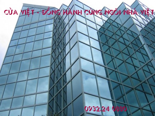 Vách kính mặt dựng khung nổi